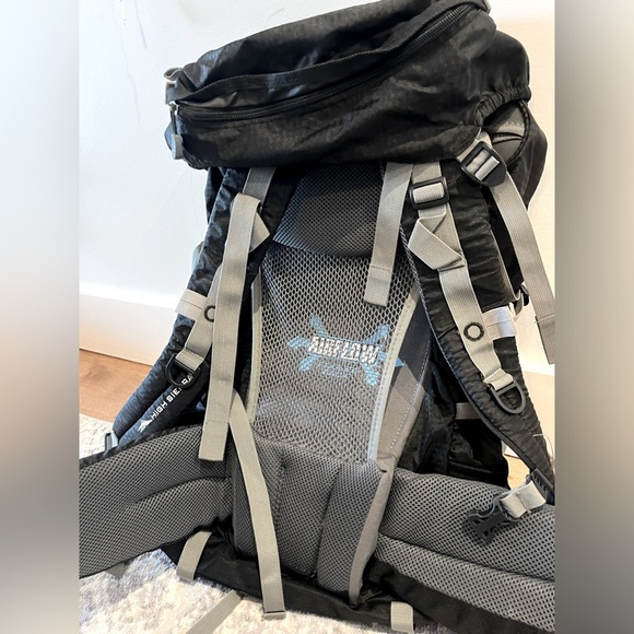 High Sierra Tangent 45l back pack - Picture 5 of 5